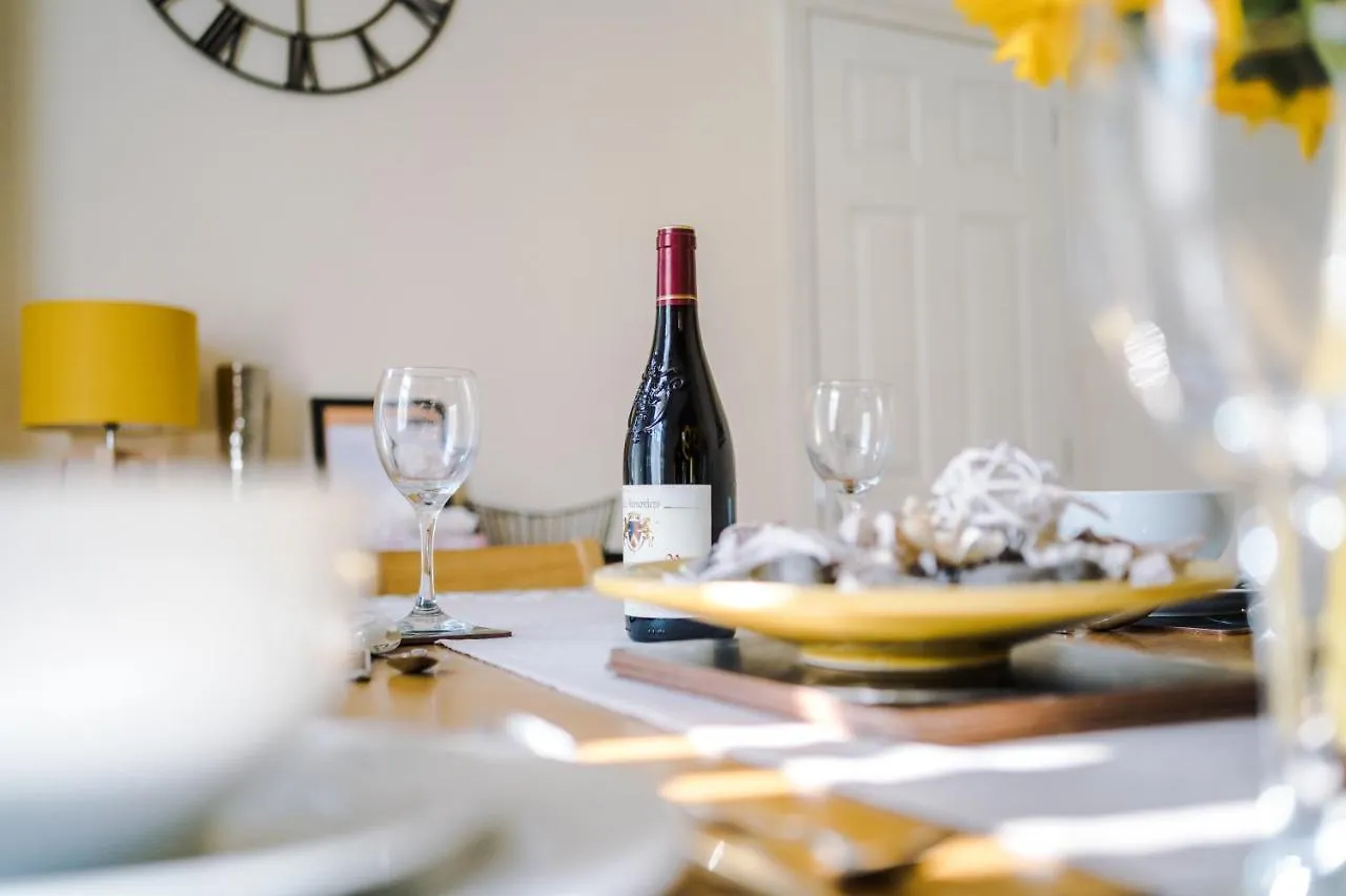 Spacious 3-Bed House In Chester By 53 Degrees Property, Ideal For Families & Professionals, Free Parking - Sleeps 7 0*,  United Kingdom